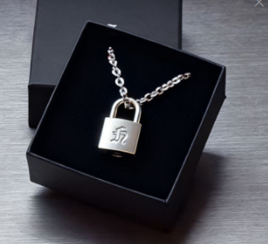 Smooth Matte Finish Metal Lock - Men Accessories Necklace avaliação e preço